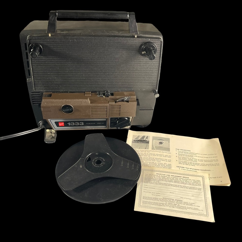 Vintage GAF 2388 Dual 8 Super 8mm Film Projector Model 438-M2